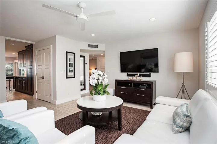 705 Neapolitan Way # 705, Naples, Florida 34103