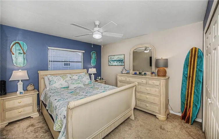 Bedroom 2 with light and ceiling fan
