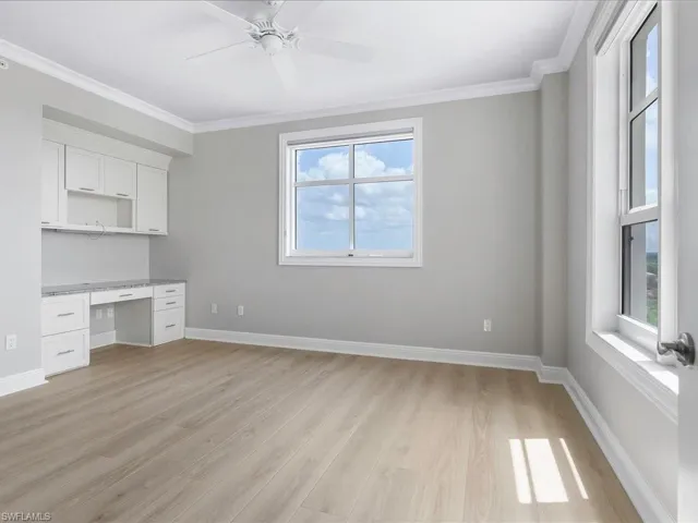 Den/3rd Bedroom