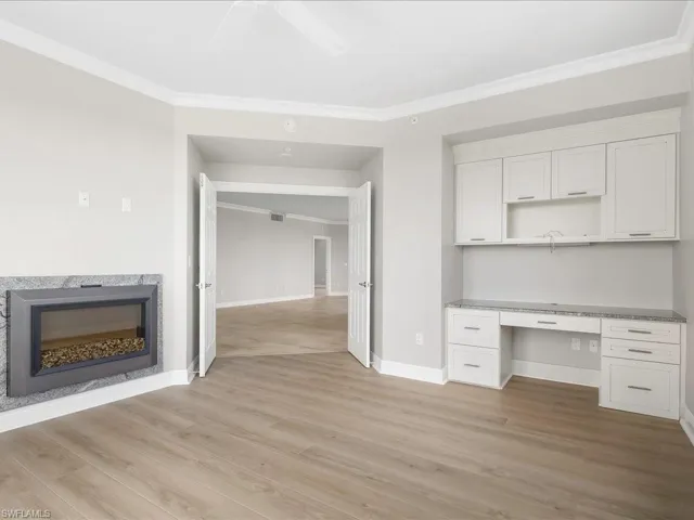 Den/3rd Bedroom