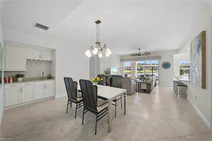 8030 Signature Club Cir 6, Naples, Florida 34113