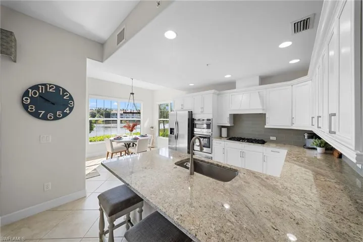 8030 Signature Club Cir 6, Naples, Florida 34113