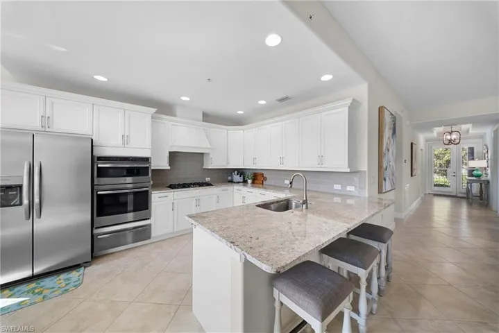 8030 Signature Club Cir 6, Naples, Florida 34113