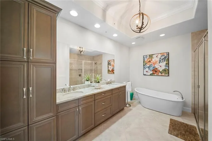 8030 Signature Club Cir 6, Naples, Florida 34113