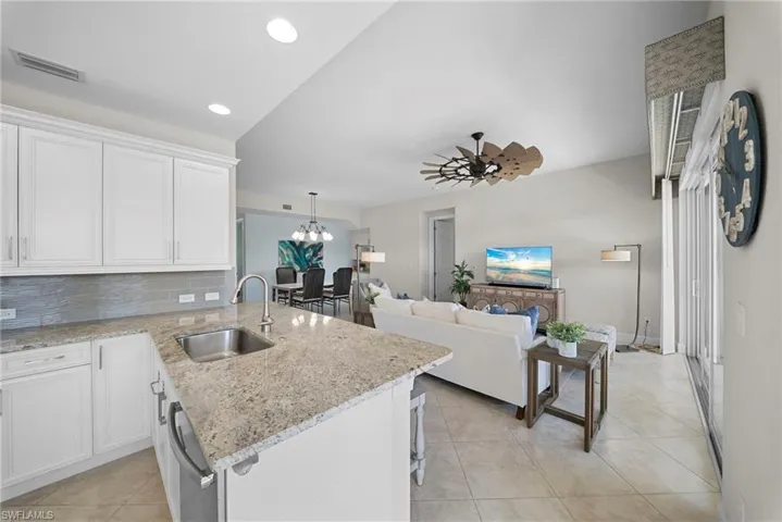 8030 Signature Club Cir 6, Naples, Florida 34113