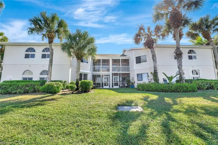 View of apartment building / complex