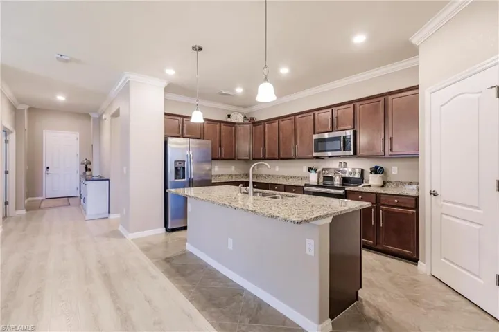 14337  Vindel  CIR, Fort Myers, FL 33905