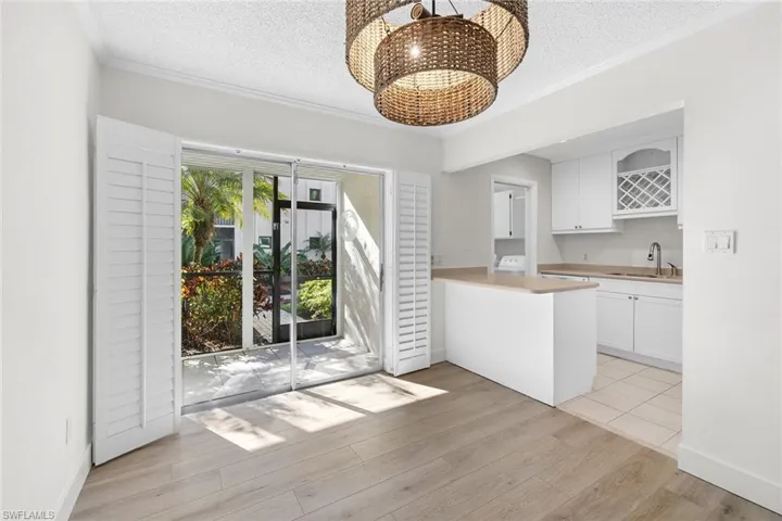 788  Park Shore  DR, Naples, FL 34103
