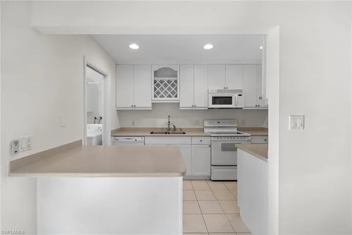 788  Park Shore  DR, Naples, FL 34103
