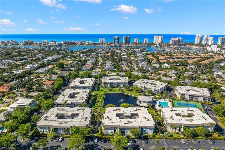 788  Park Shore  DR, Naples, FL 34103