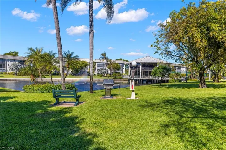 788  Park Shore  DR, Naples, FL 34103