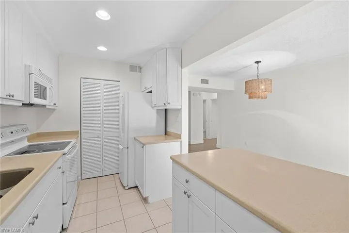 788  Park Shore  DR, Naples, FL 34103