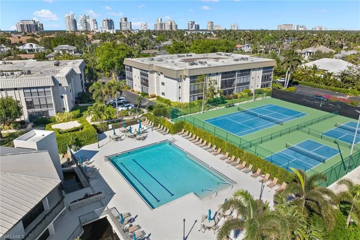 788  Park Shore  DR, Naples, FL 34103