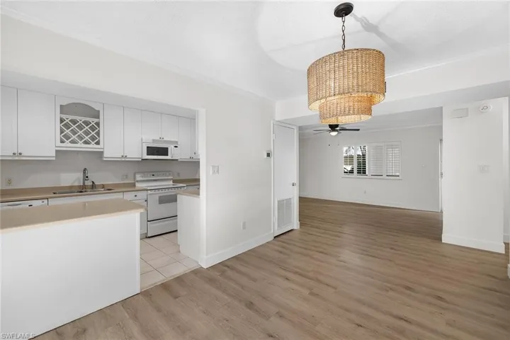 788  Park Shore  DR, Naples, FL 34103