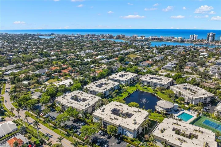 788  Park Shore  DR, Naples, FL 34103