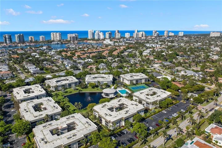 788  Park Shore  DR, Naples, FL 34103