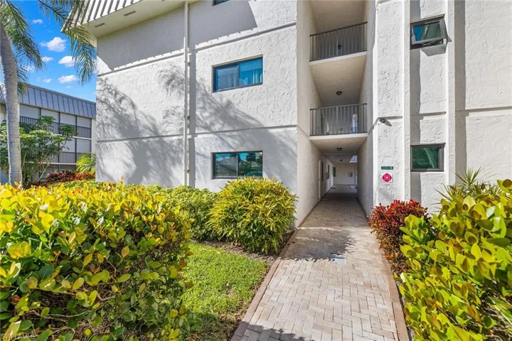 788  Park Shore  DR, Naples, FL 34103