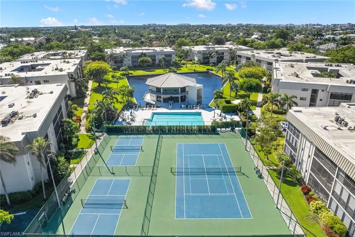788  Park Shore  DR, Naples, FL 34103