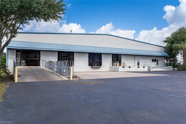3520 Old Metro Pkwy, Fort Myers, Florida 33916