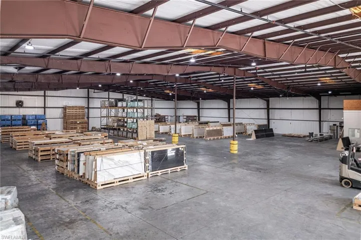 3520 Old Metro Pkwy, Fort Myers, Florida 33916