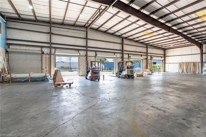 3520 Old Metro Pkwy, Fort Myers, Florida 33916