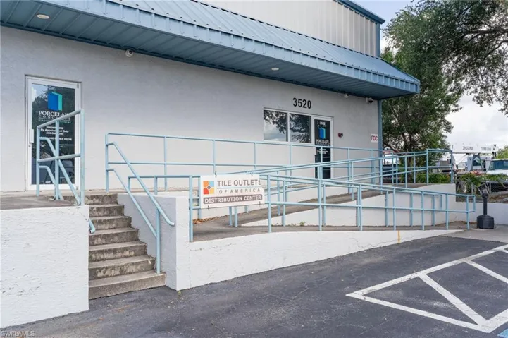 3520 Old Metro Pkwy, Fort Myers, Florida 33916