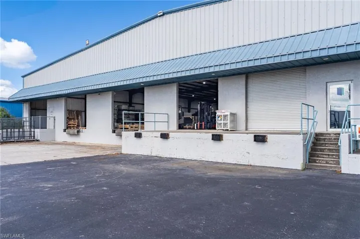 3520 Old Metro Pkwy, Fort Myers, Florida 33916