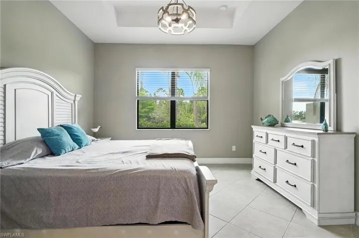King size bed