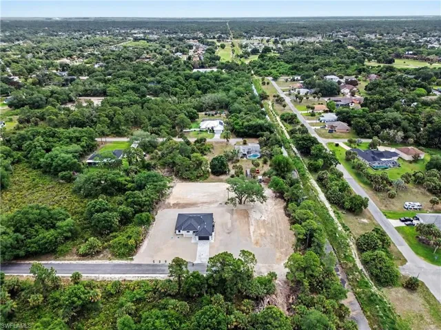 402  Thompson  AVE, Lehigh Acres, FL 33972