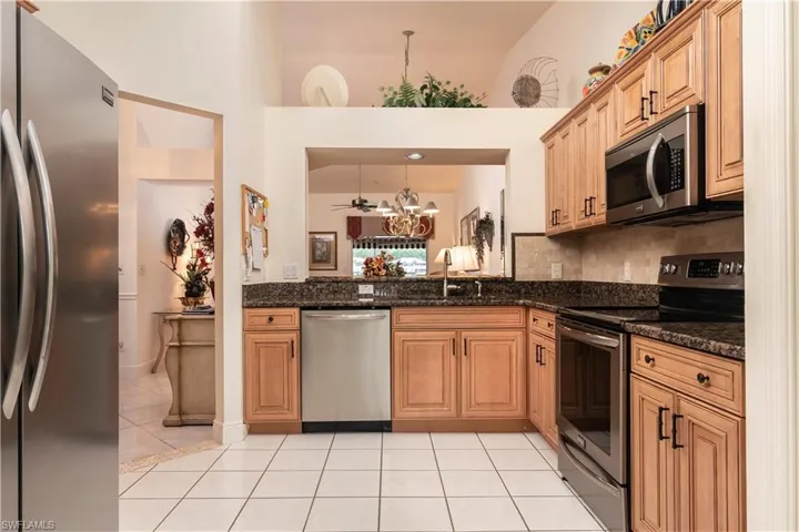 3032  West Crown Pointe  BLVD, Naples, FL 34112