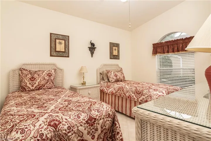 3032  West Crown Pointe  BLVD, Naples, FL 34112