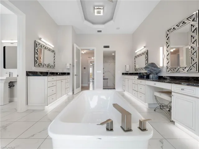 17049 Marina Cove Ln, Fort Myers, Florida 33908