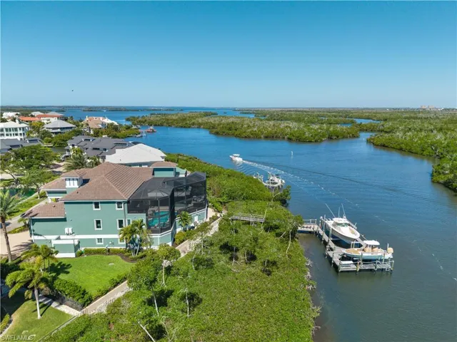 17049 Marina Cove Ln, Fort Myers, Florida 33908