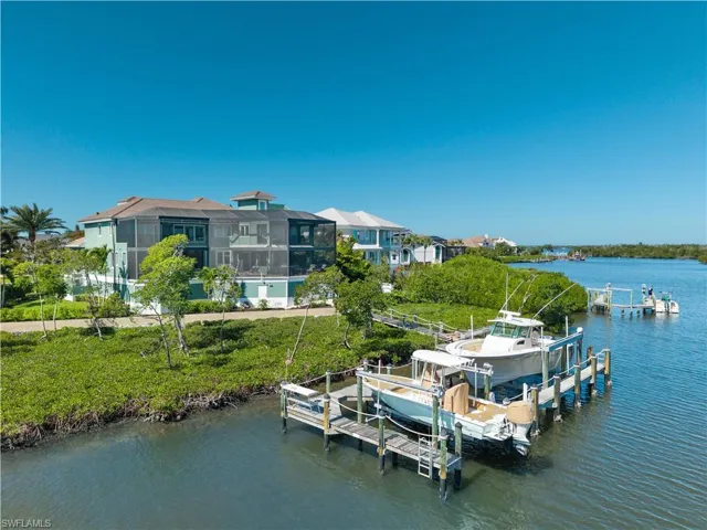 17049 Marina Cove Ln, Fort Myers, Florida 33908