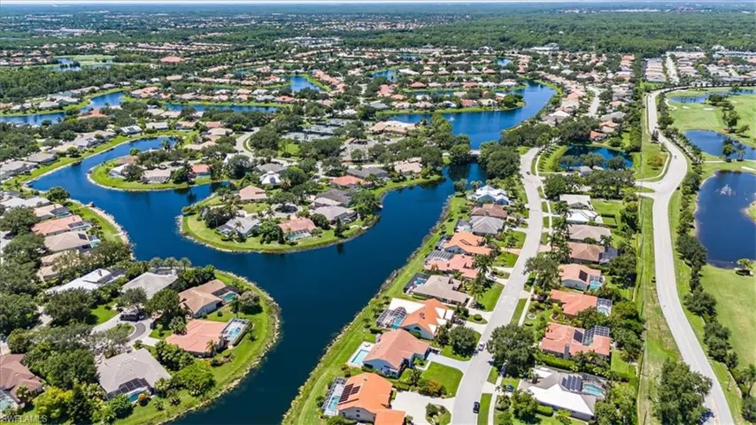 Home is located within walking distance from the clubhouse