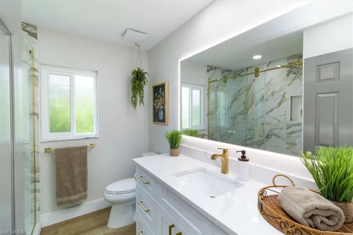 2nd bathroom