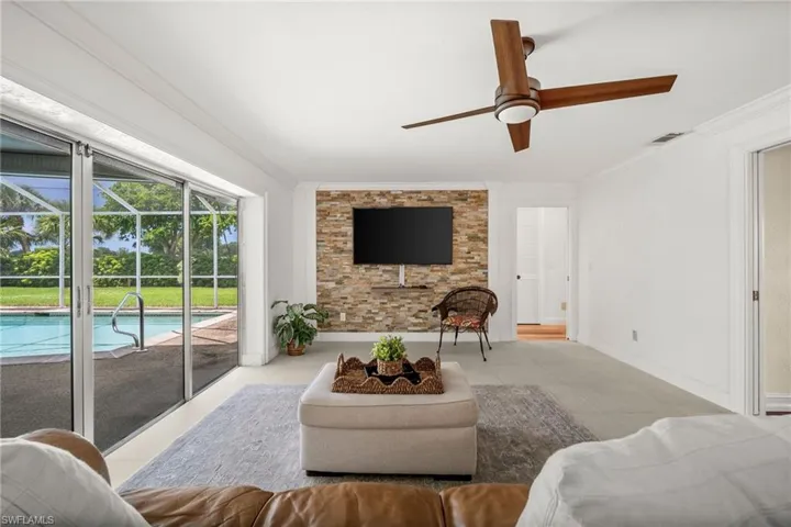 421 Palm River Blvd, Naples, Florida 34110
