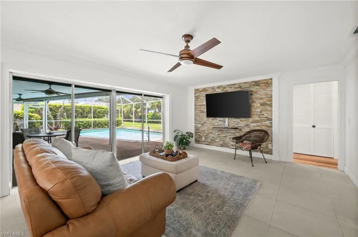 421 Palm River Blvd, Naples, Florida 34110
