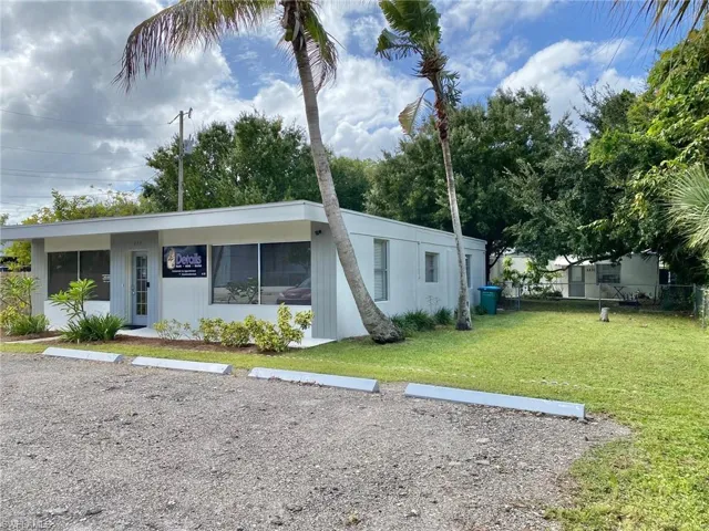 1231/1233 Lamar Rd, North Fort Myers, Florida 33903
