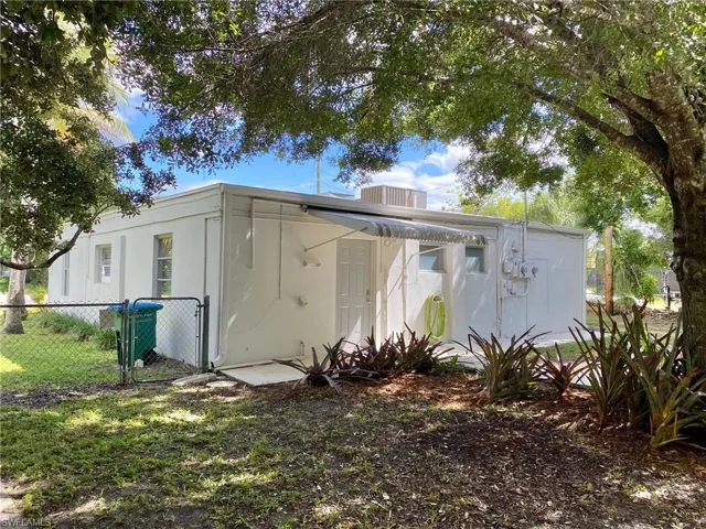 1231/1233 Lamar Rd, North Fort Myers, Florida 33903