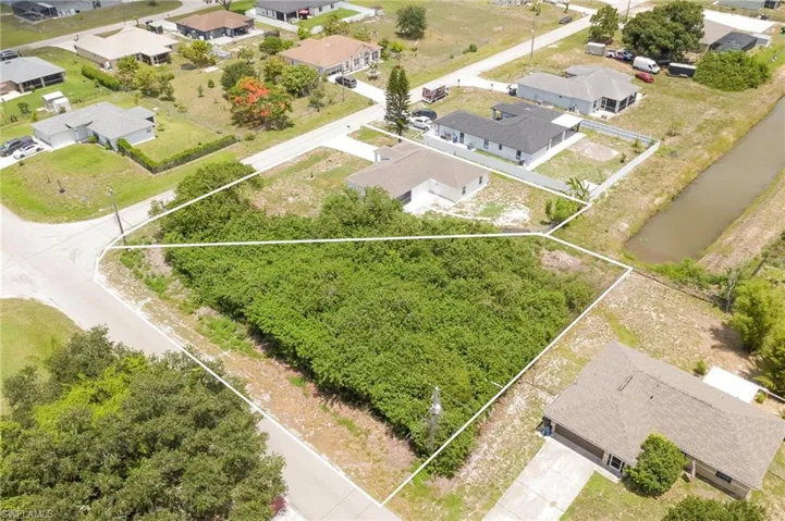 902 Adeline Ave, Lehigh Acres, Florida 33971