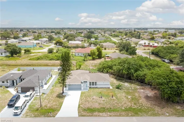 902 Adeline Ave, Lehigh Acres, Florida 33971