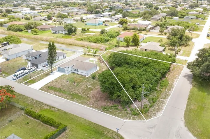 902 Adeline Ave, Lehigh Acres, Florida 33971