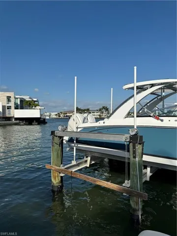 4090  Gulf Shore N BLVD, Naples, FL 34103
