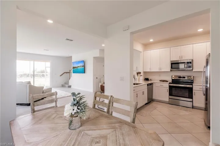 2805  Citrus  ST, Naples, FL 34120