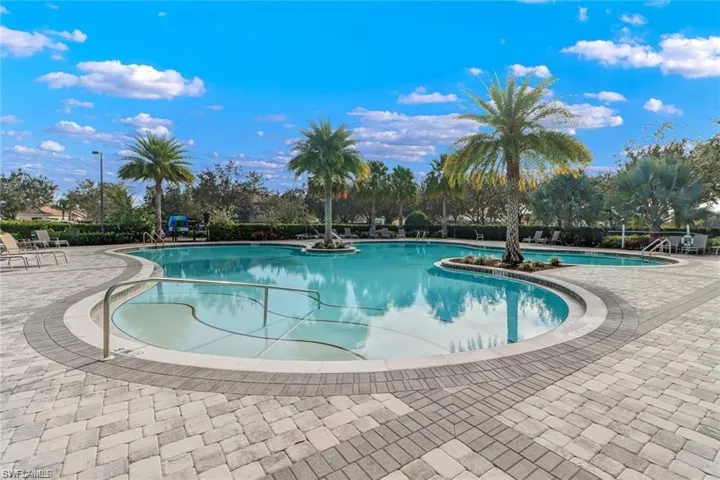 2805  Citrus  ST, Naples, FL 34120