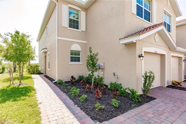 2805  Citrus  ST, Naples, FL 34120