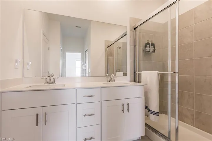 2805  Citrus  ST, Naples, FL 34120