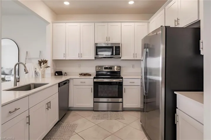 2805  Citrus  ST, Naples, FL 34120