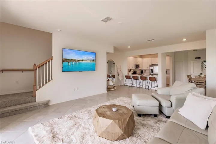 2805  Citrus  ST, Naples, FL 34120
